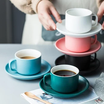 Um conjunto de Nórdicos Cerâmica Xícara de Café, um Pires de Leite Simples Suco de Caneca de Café da manhã Xícaras de Chá da Tarde, Copo E Prato de Café, Utensílios de