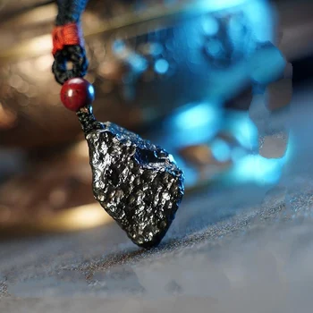 Natural raro de ferro silicide meteorito áspero energia cósmica céu de ferro pingente aerólito aerolith caindo pedra Aleatória Forma de Presente