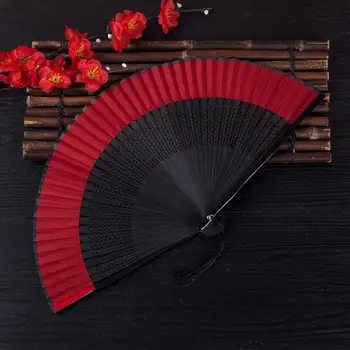 Vermelho festiva leques Chineses vento antiguidade clássica as mulheres se vestem com ventilador