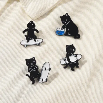 Cartoon skate gato preto pinos Bonito de pequenos animais liga broche de acessórios por atacado saco de decoração emblemas