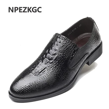 2020 Novos Sapatos Brogue Homens Couro Respirável Festa De Sapatos De Vestido De Negócio Calçado Pontiagudo Dedo Do Pé Oxfords De Casamento Sapatos De Luxo Homens Sapatos